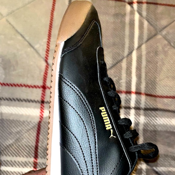 Puma Other - Classic Puma low top sneaker black.